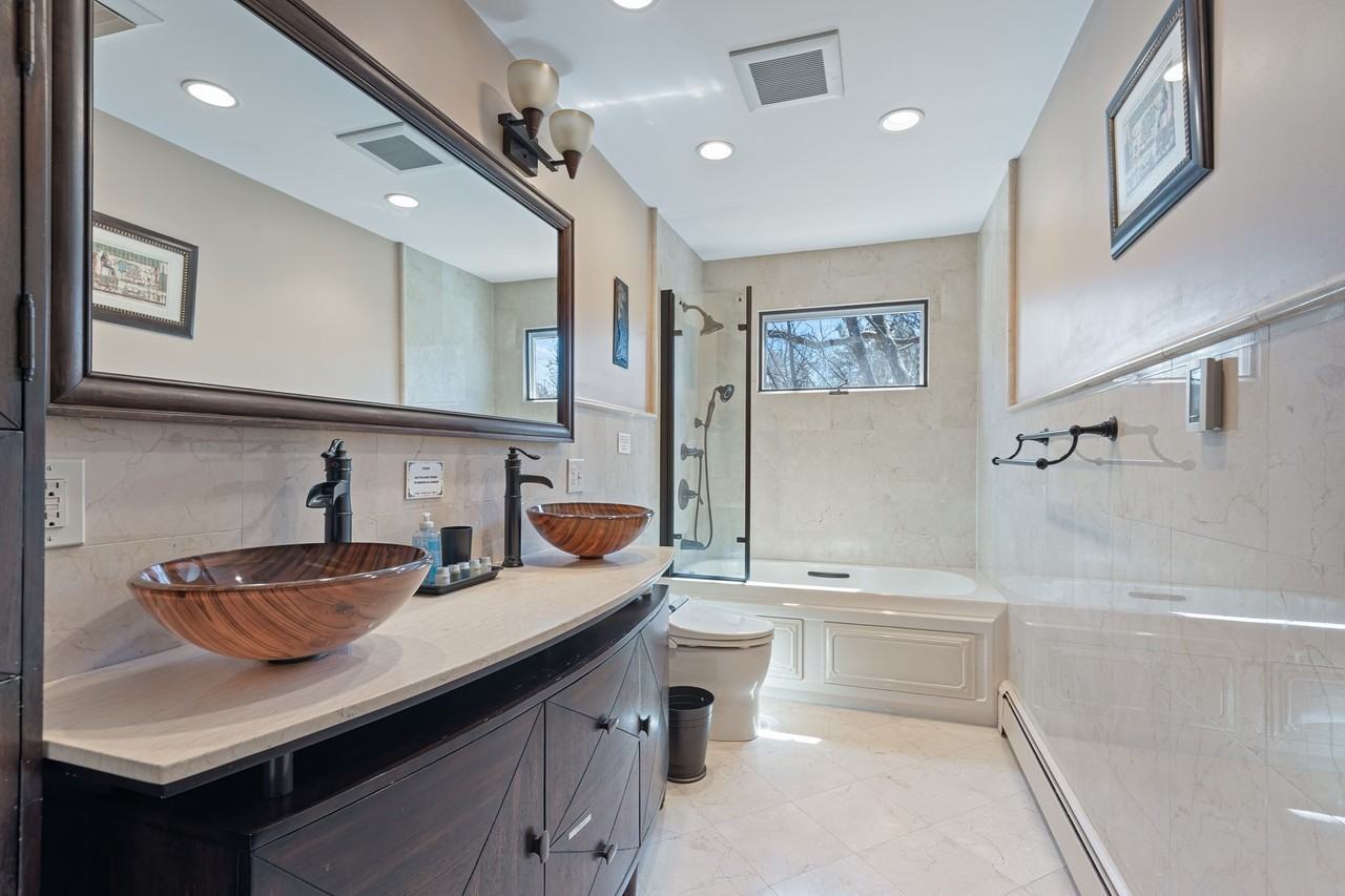 10 Stonewood Dr - Photo 2 of 29