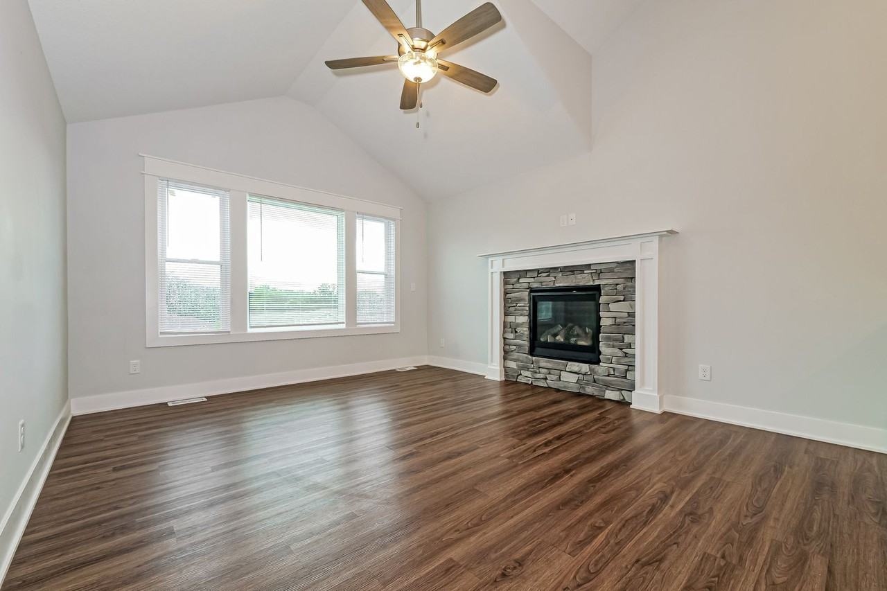 2091 Rock Bridge Pkwy - Photo 5 of 34