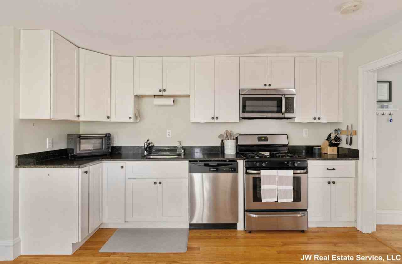229 Hurley St #1 - Photo 6 of 15