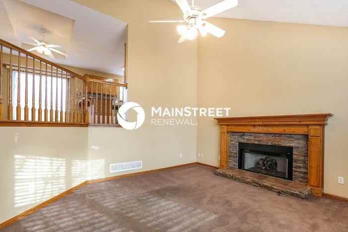 18412 E Blackhawk Trl - Photo 2 of 16
