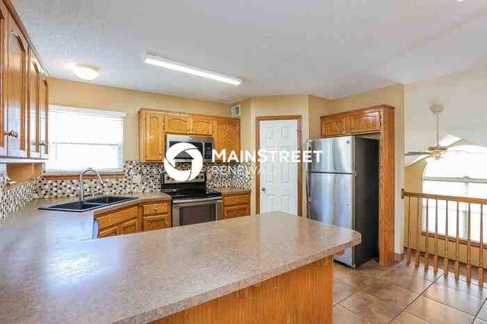 18412 E Blackhawk Trl - Photo 5 of 16