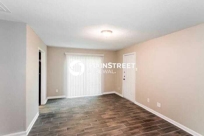 514 Stroud Ln - Photo 7 of 16