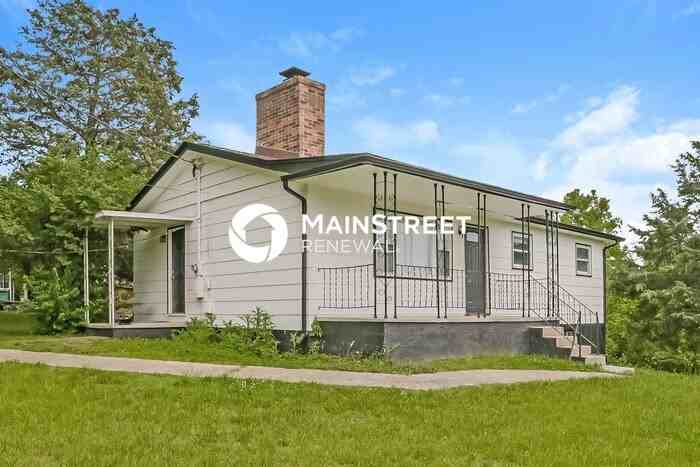 1612 Shumaker Rd - Photo 4 of 15