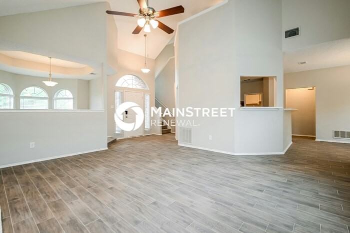 809 Hines Dr - Photo 3 of 17