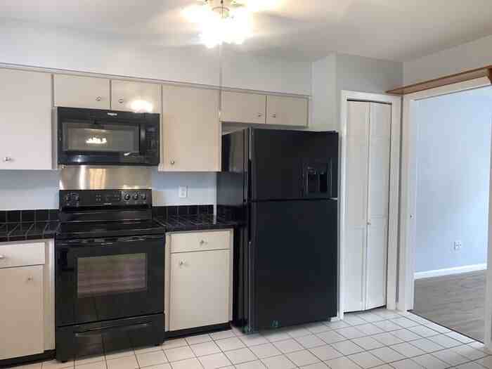 15746 Gardenside Ln - Photo 2 of 26