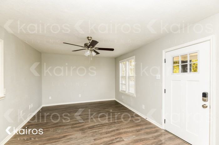 301 Ne 32nd St - Photo 4 of 16