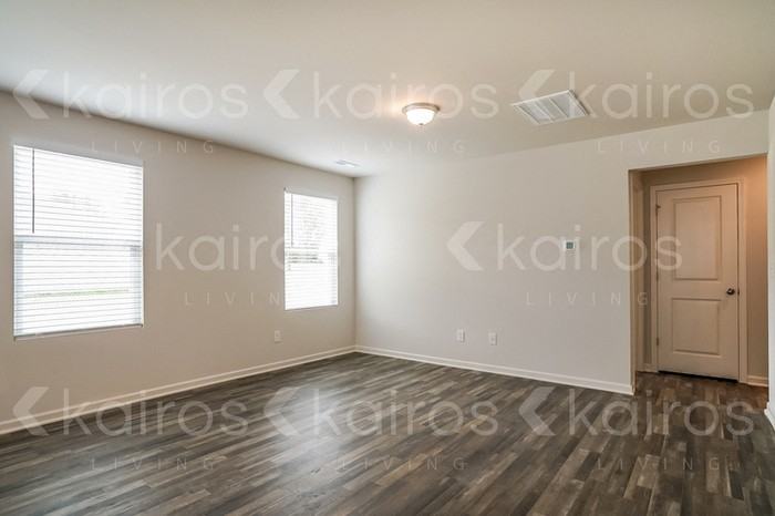 105 Kyles Dr - Photo 4 of 16