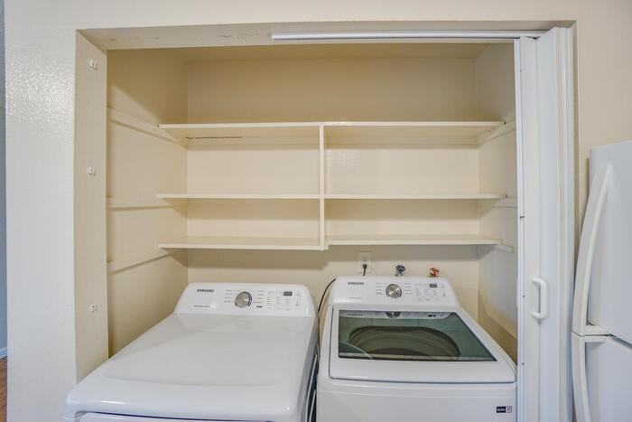 2915 E 33rd St #2915 - Photo 6 of 24