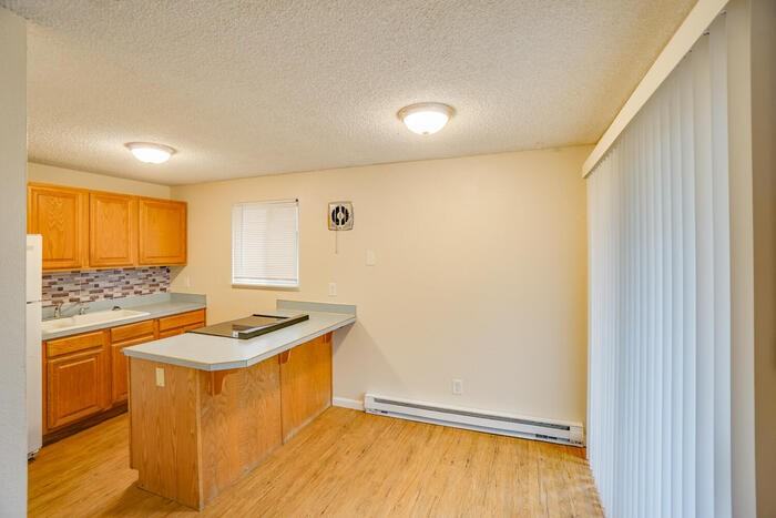 2915 E 33rd St #2915 - Photo 7 of 24