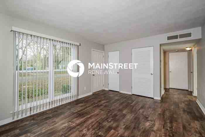 1051 Rhonda Dr - Photo 5 of 16