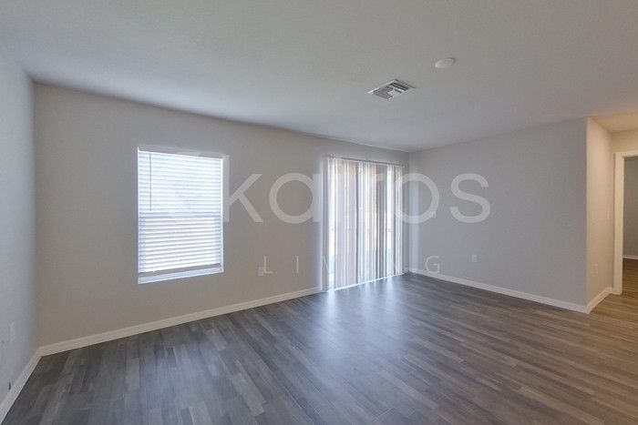 855 Cervantes St E - Photo 2 of 21