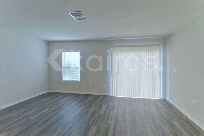 855 Cervantes St E - Photo 5 of 21