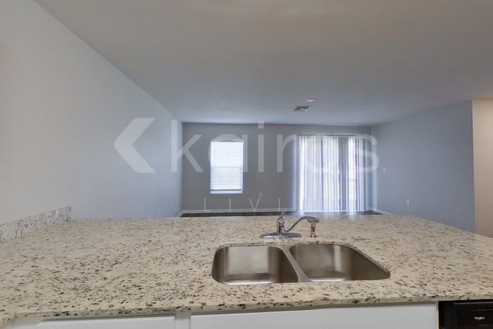 855 Cervantes St E - Photo 7 of 21