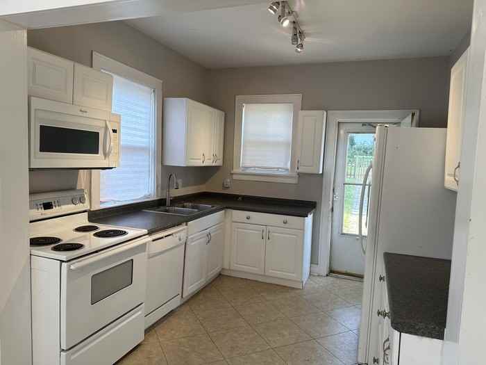 1722 W Woodbine Ave - Photo 6 of 19