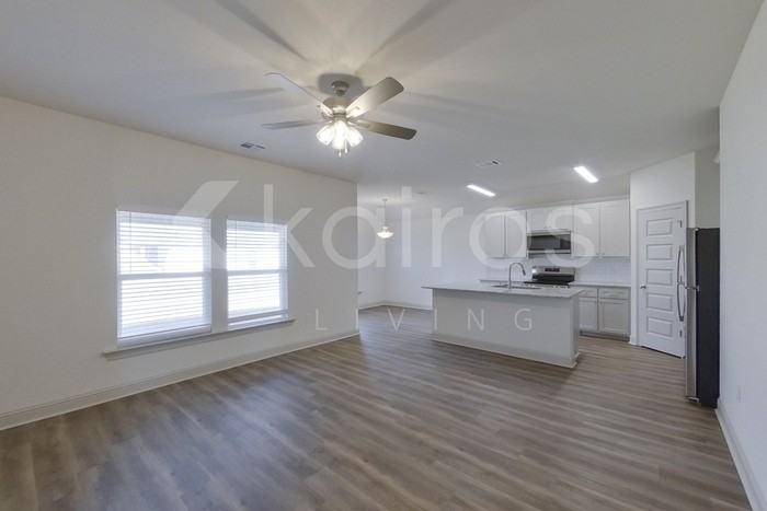 17611 Carlisle Ave - Photo 2 of 22