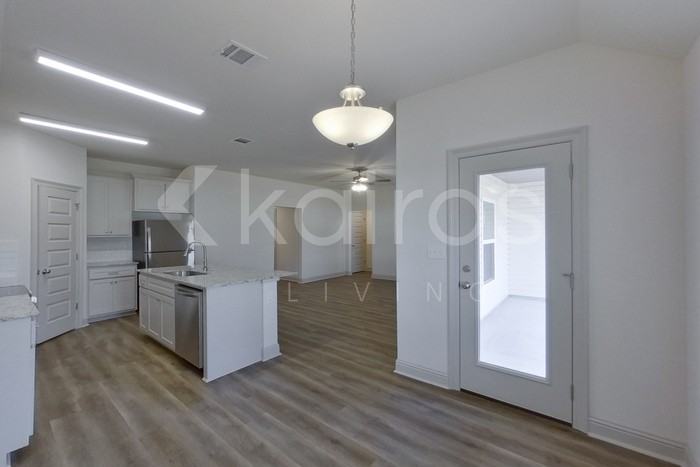 17611 Carlisle Ave - Photo 5 of 22