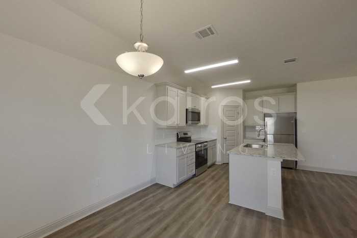 17611 Carlisle Ave - Photo 6 of 22