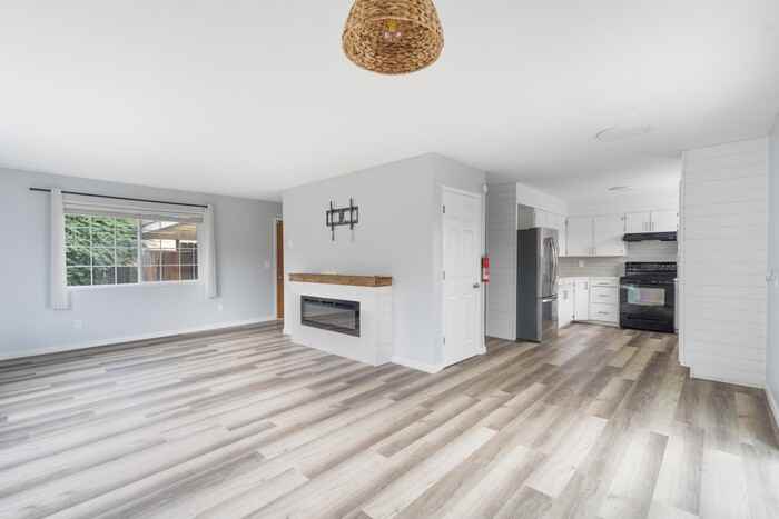 143 North St - Photo 7 of 50