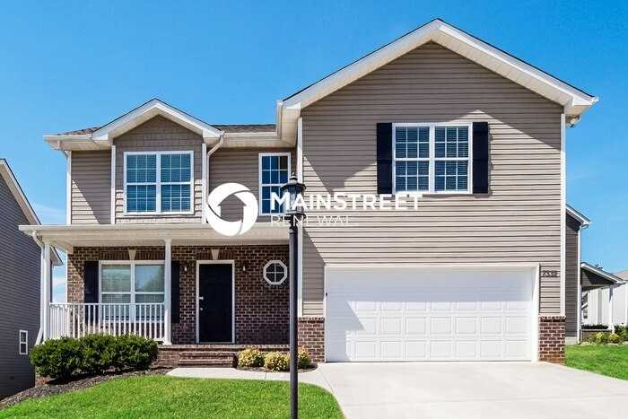 7332 Ladd Rd - Photo 4 of 17