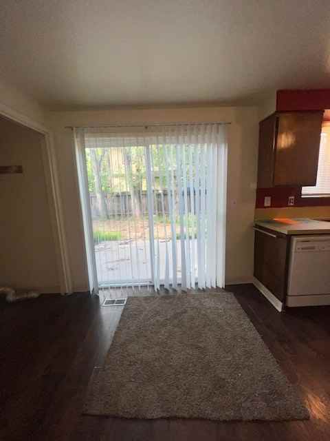 1896 N Allumbaugh St - Photo 7 of 36