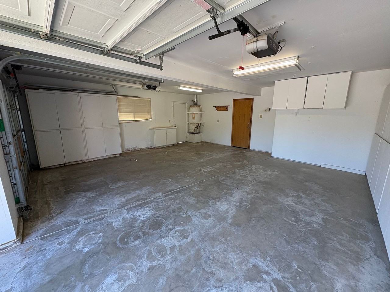 605 E Babcock Ave - Photo 2 of 50