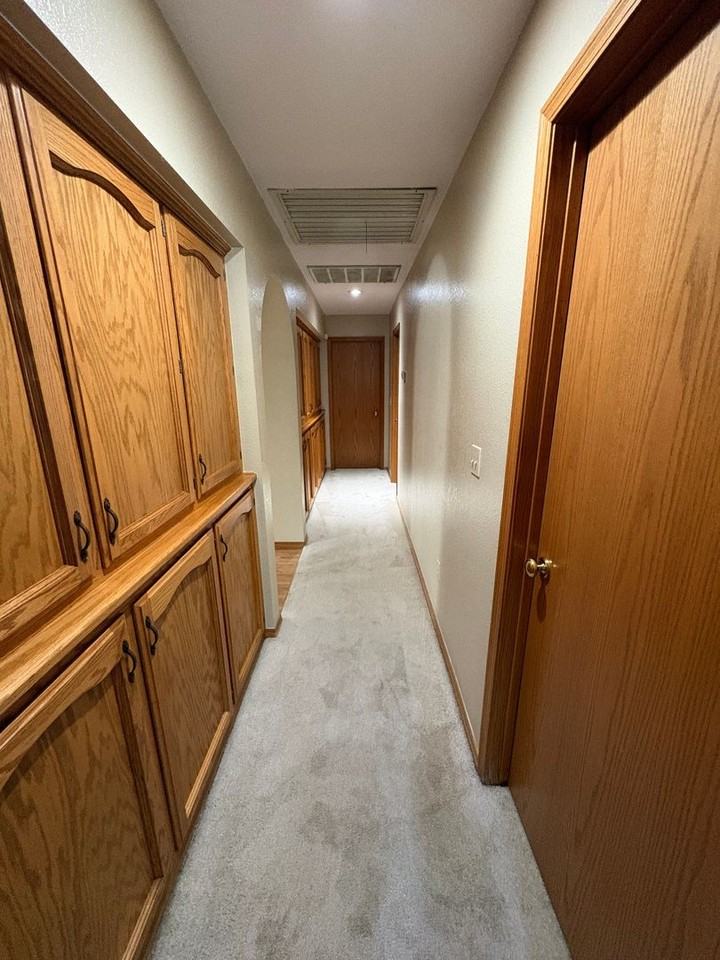 605 E Babcock Ave - Photo 4 of 50