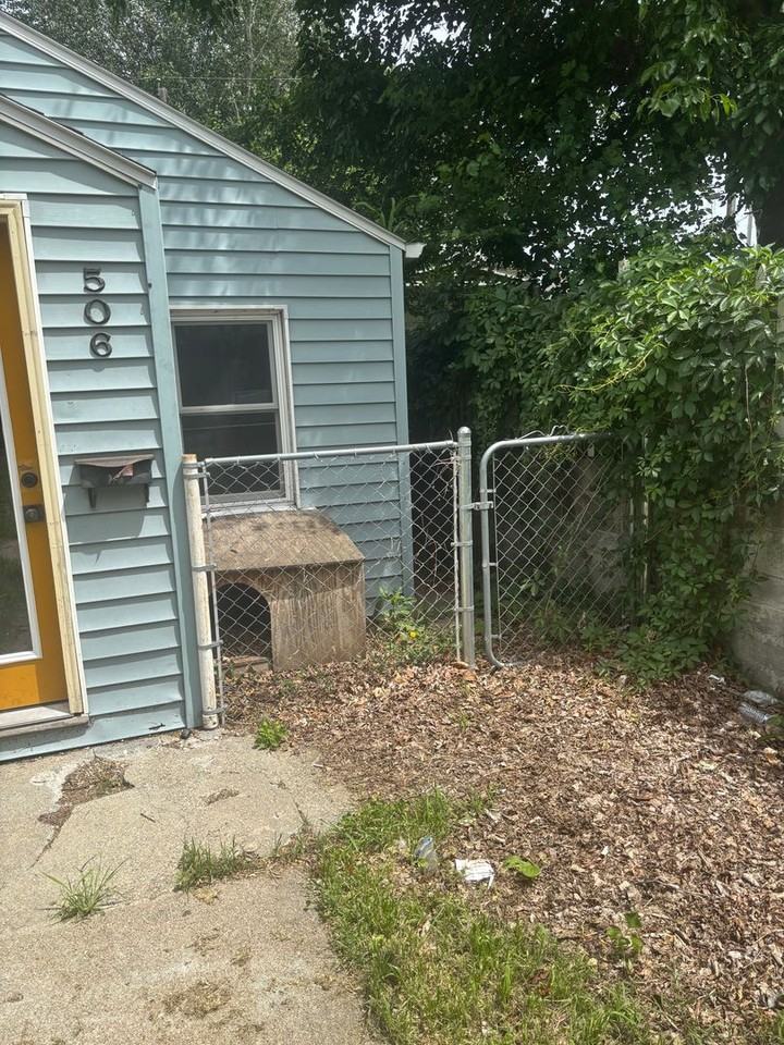 506 N French Ave - Photo 3 of 4