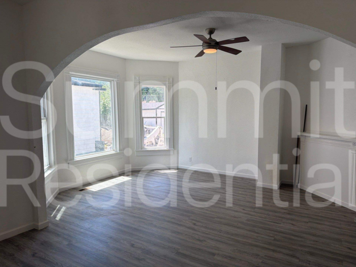1422 10th St - Photo 2 of 13