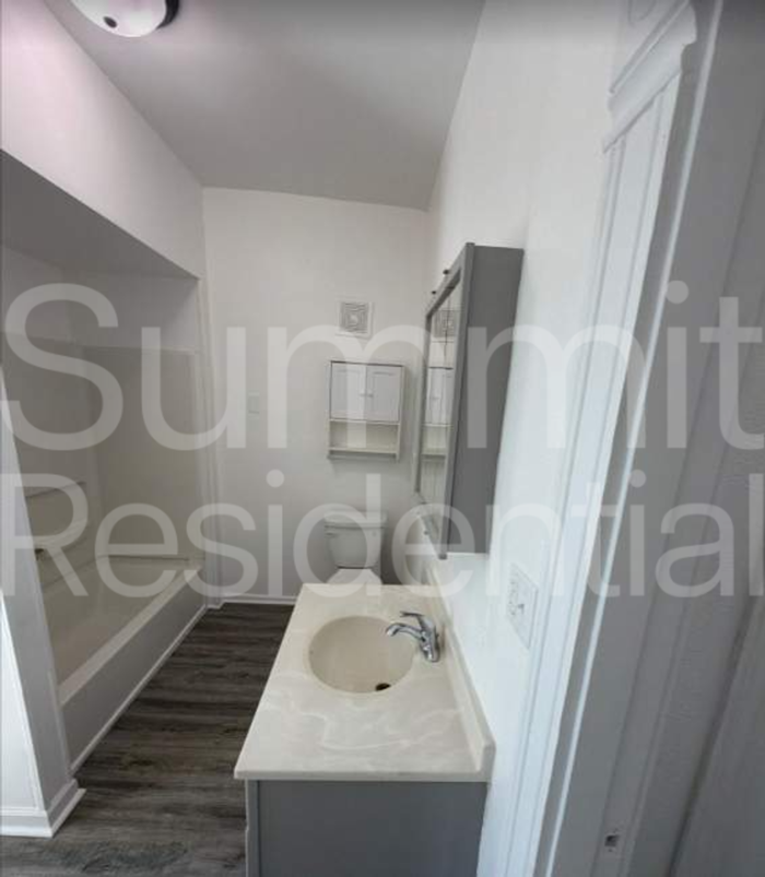 1422 10th St - Photo 6 of 13