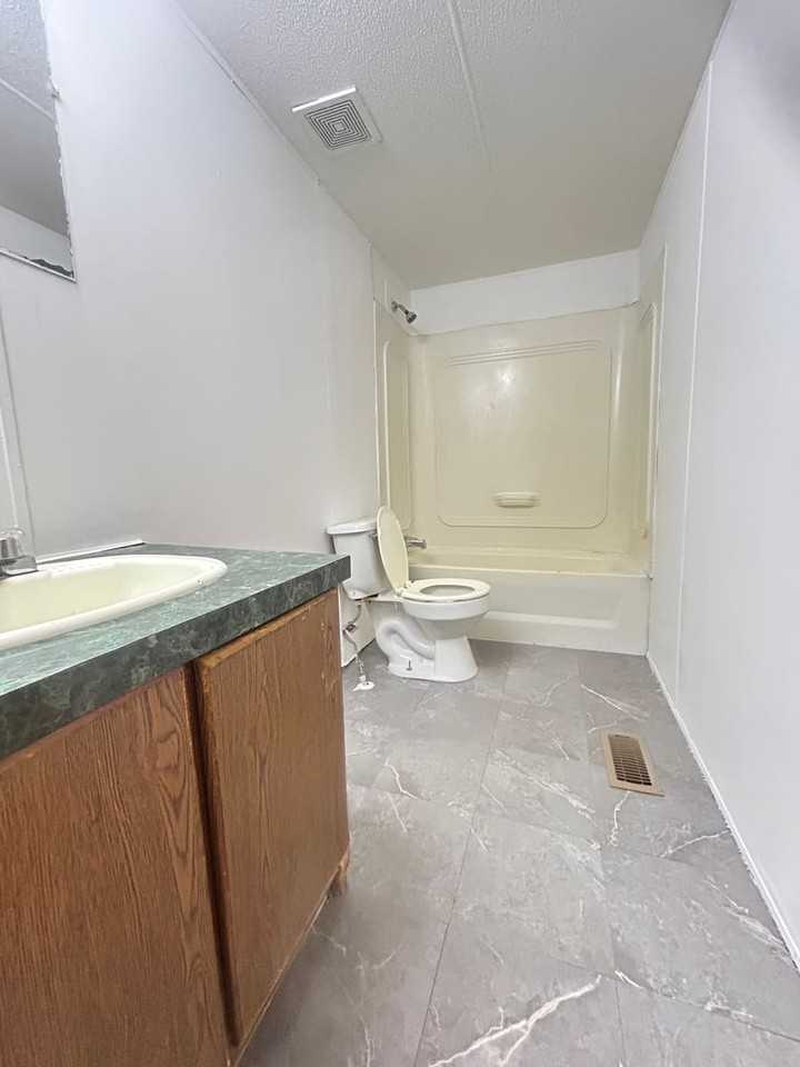 215 Wadley Dr - Photo 5 of 7