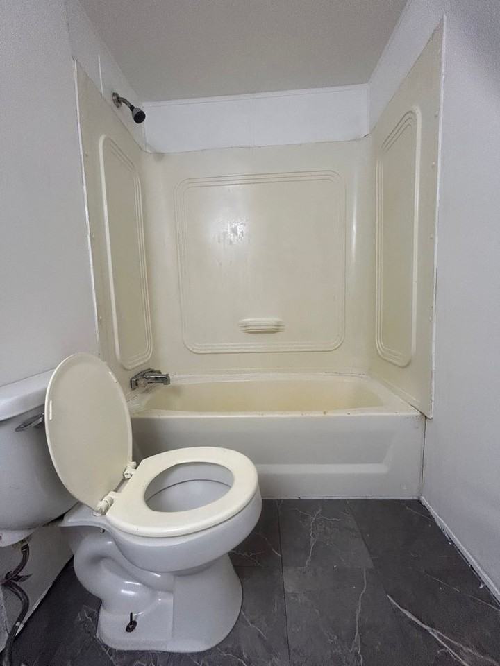215 Wadley Dr - Photo 6 of 7