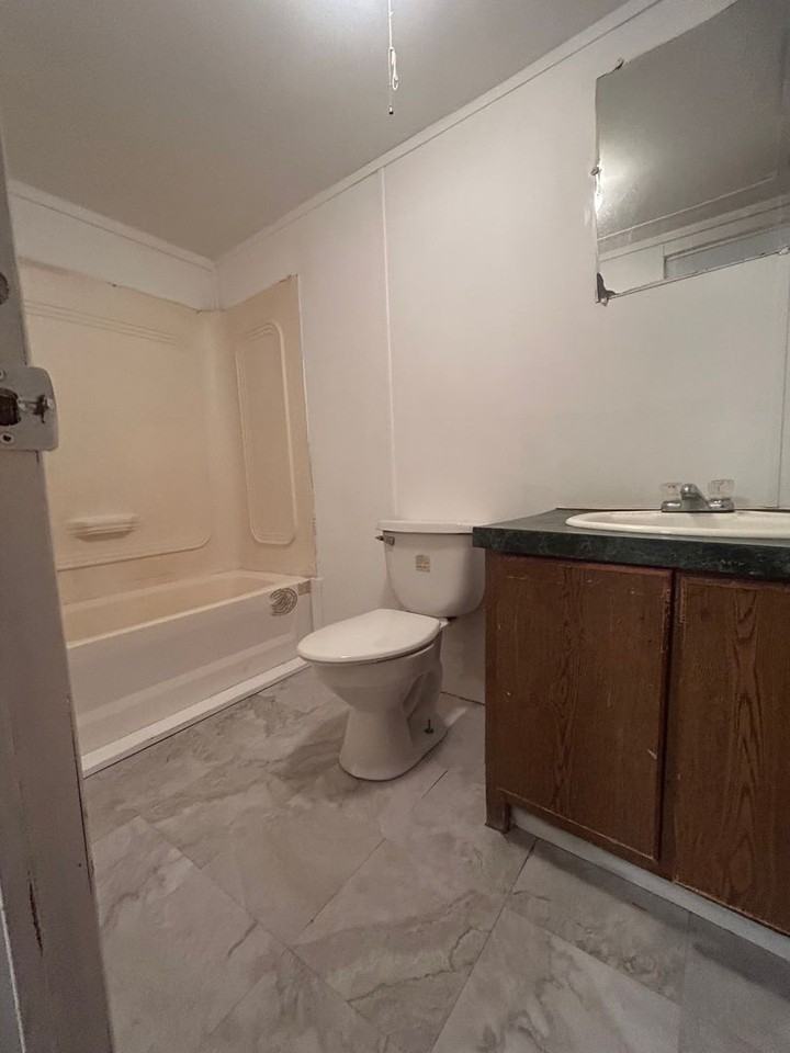 215 Wadley Dr - Photo 7 of 7