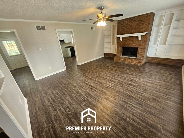4047 Royalcrest Dr - Photo 2 of 21