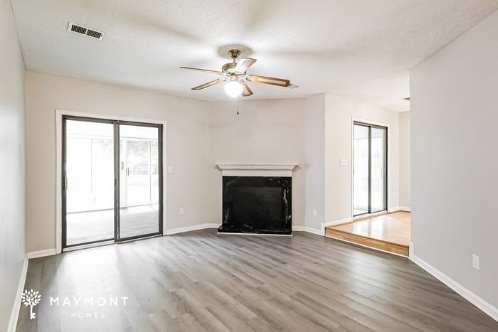 201 Walker Way - Photo 4 of 14