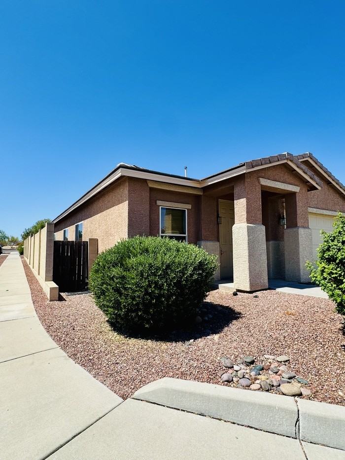 10258 E Wasp Spring Dr - Photo 2 of 24