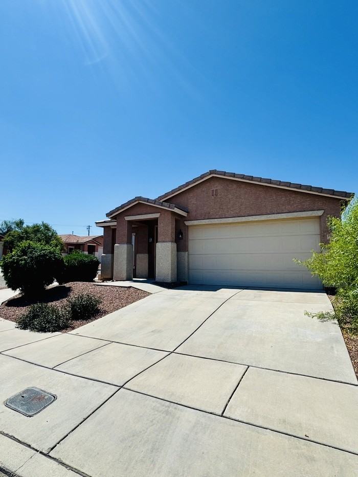 10258 E Wasp Spring Dr - Photo 3 of 24