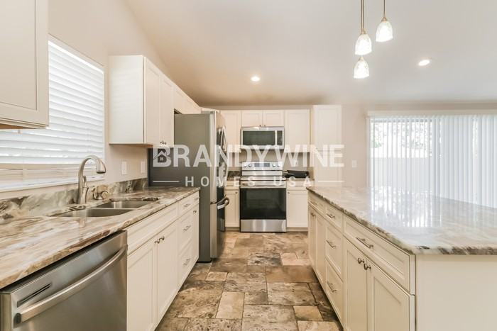 16051 Grass Lake Dr - Photo 5 of 19