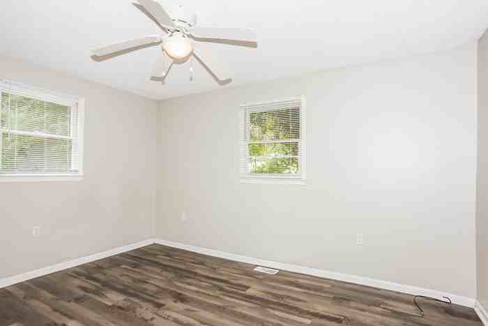 2358 Forster St - Photo 4 of 10