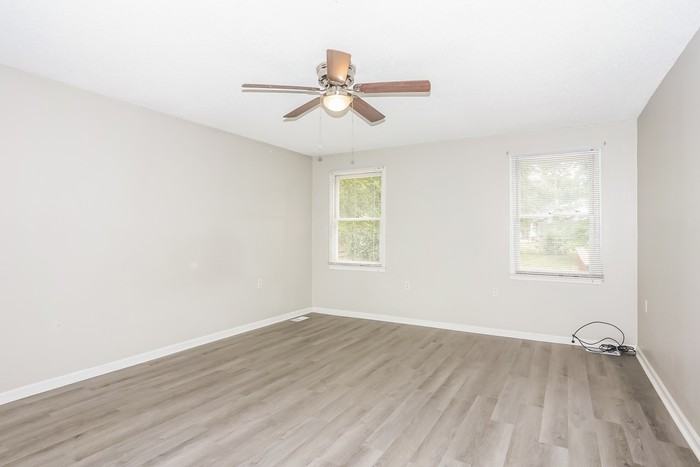 2358 Forster St - Photo 6 of 10
