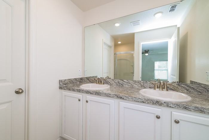 218 Linda Ln - Photo 7 of 10