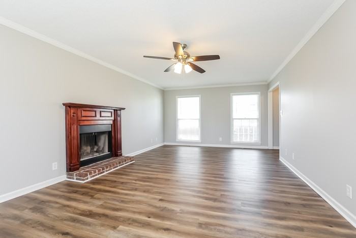 1237 Cobblestone Ln - Photo 2 of 10