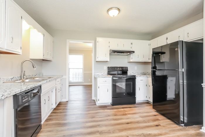 1237 Cobblestone Ln - Photo 4 of 10