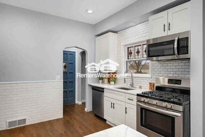 4100 Vera Cruz Ave N - Photo 5 of 46