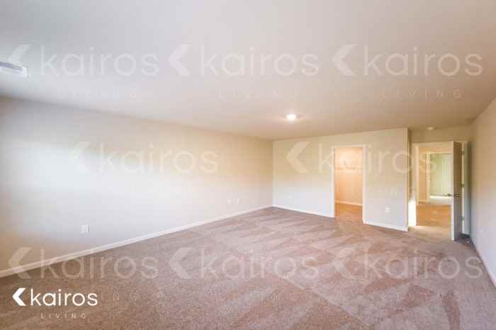 1139 Freedom Pkwy - Photo 7 of 17