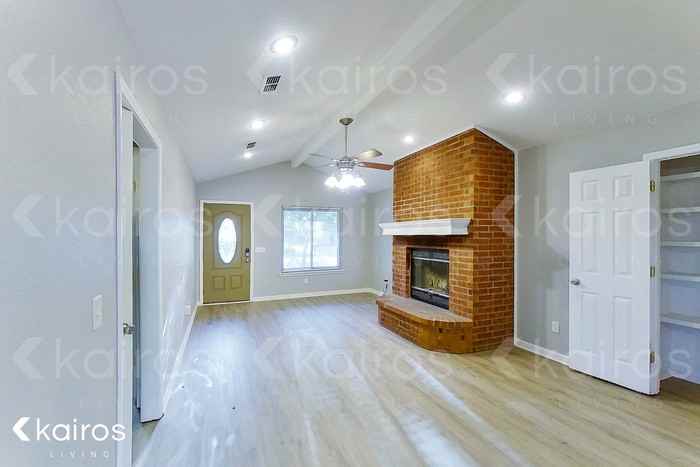 3807 S Williams St - Photo 2 of 20