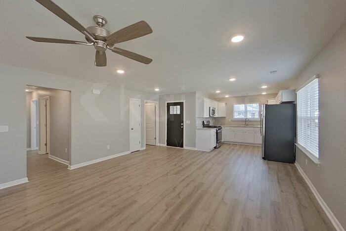 117 Denise Dr - Photo 4 of 21