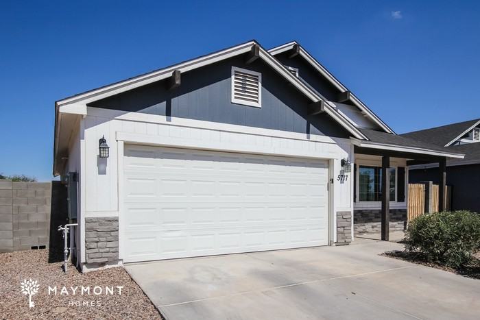 5717 S 13th Ave - Photo 3 of 3
