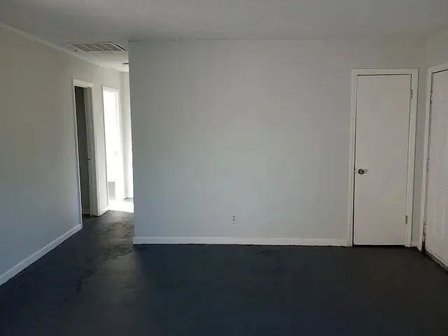 1124 E Blackstock Rd - Photo 4 of 7