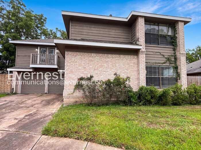 7842 Royan Dr - Photo 3 of 34