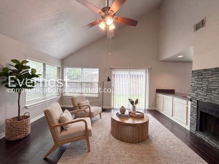 7842 Royan Dr - Photo 5 of 34